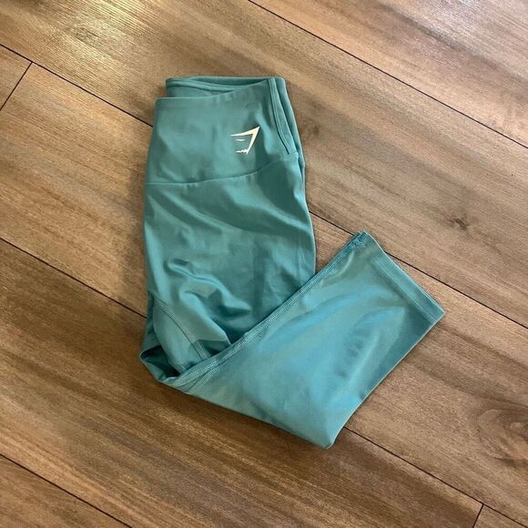 GymShark Blue Athletic Cropped Leggings Women Medium‎ Bin N-36 - Picture 1 of 5